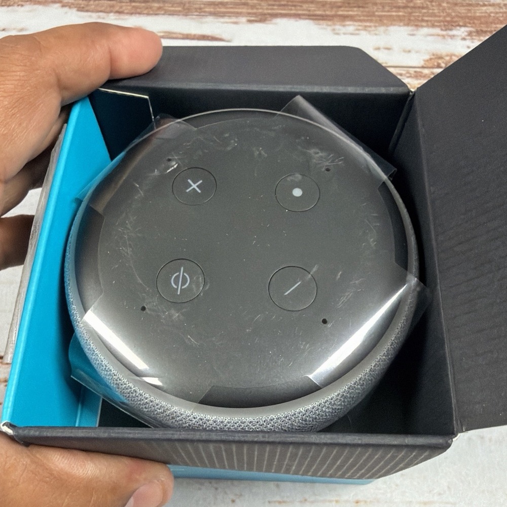 Amazon Echo Dot 3rd Gen Smart Speaker - Heather Gray (C78MP8) Music, Smart Home - Picture 4 of 6